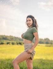 Shaved Pussy Spread Pose Nude